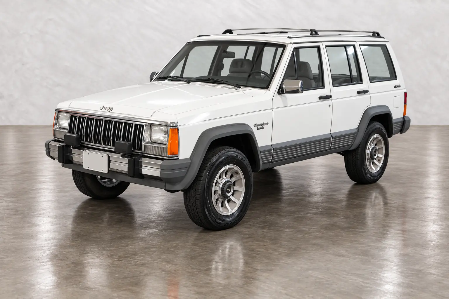 1990 Jeep Cherokee Laredo 4x4 — photograph 1