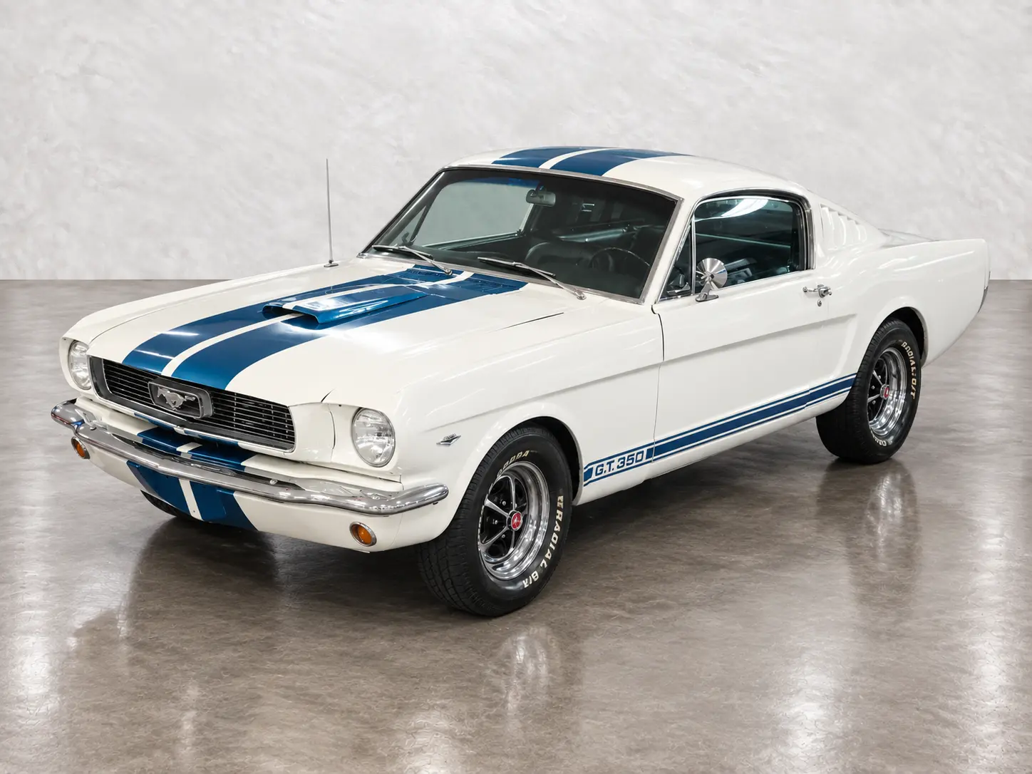 1966 Ford Mustang Fastback GT 350 Style — photograph 1